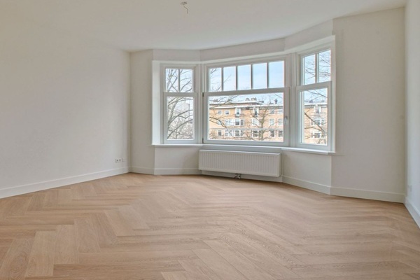Appartement Van Tuyll van Serooskerkenweg in Amsterdam